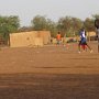 football à Zimtanga avec les maillots du HAC donnés il y a deux ans
